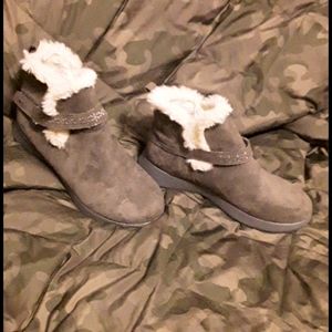 Women's JBU cashual ankle boot, size 7 1/2 M